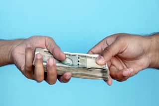 Astrological Remedies to Attract Money
