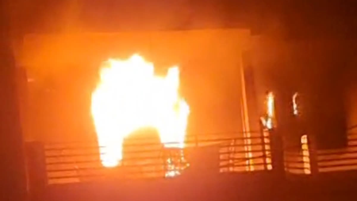 Five Of A Ghaziabad Family Charred To Death In Loni House Fire ETV Bharat