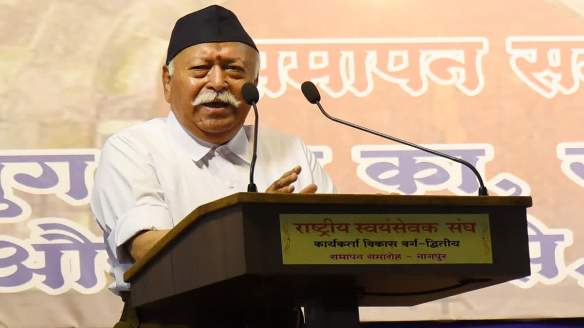 Bhagwat Attends RSS 'Karyakarta' Camp in Gorakhpur; Likely to Meet Yogi Bhagwat Attends RSS 'Karyakarta' Camp in Gorakhpur; Likely to Meet Yogi