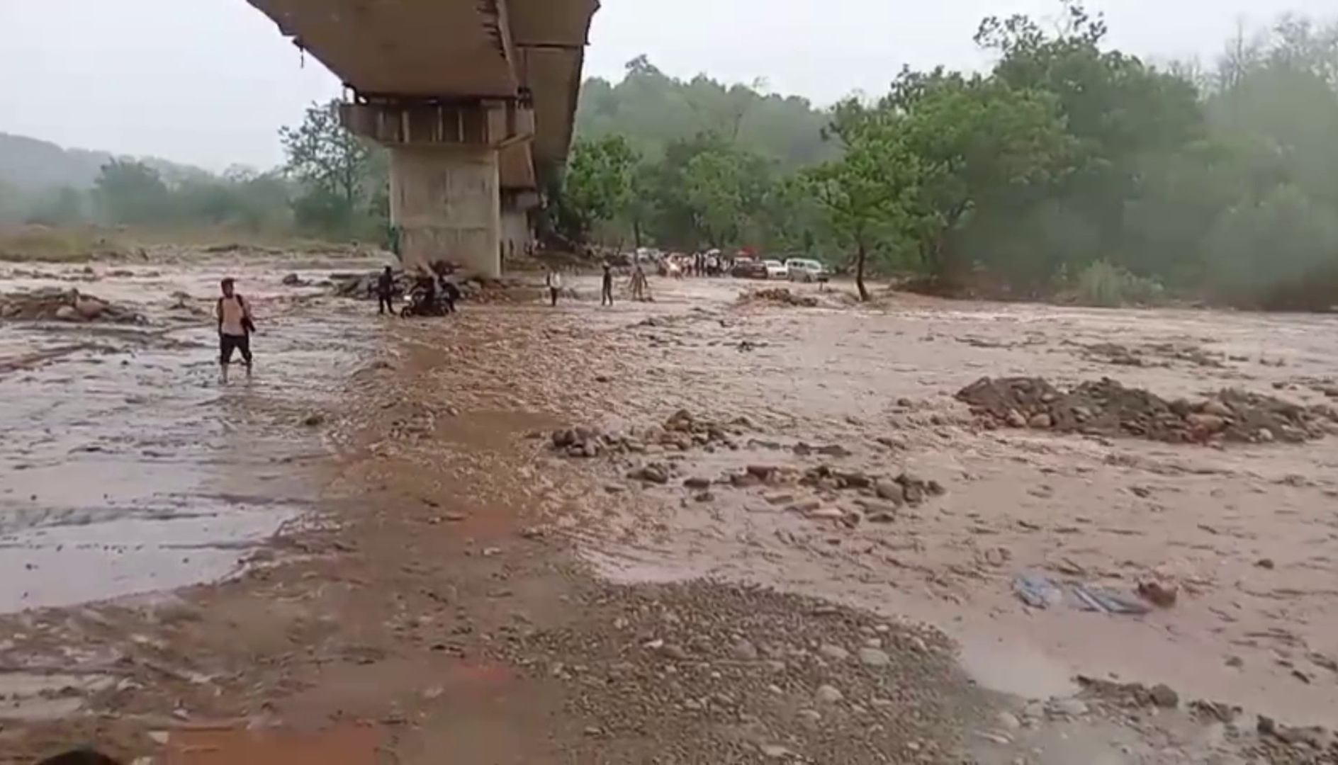 DHANGARHI DRAIN OVERFLOW