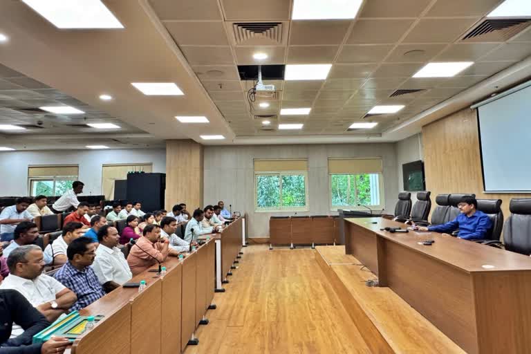 मानसून को लेकर रांची नगर निगम अलर्ट! 11 क्विक रिस्पांस टीमें गठित, होल्डिंग  टैक्स व अवैध बोरिंग पर भी सख्ती