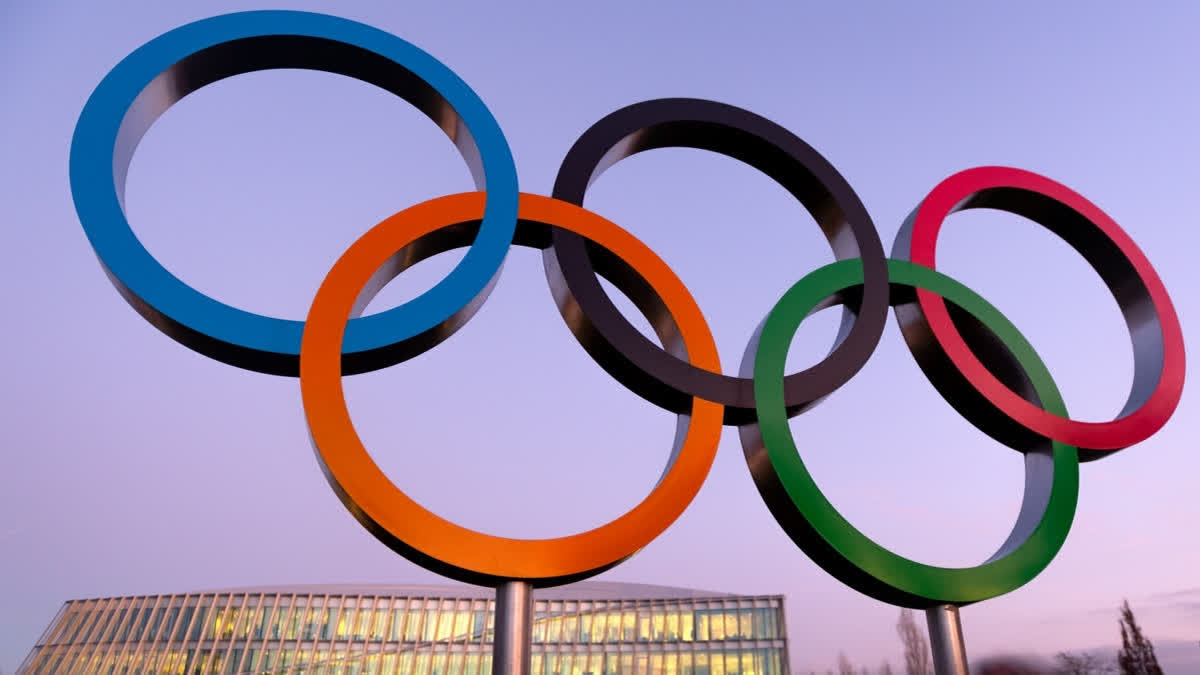 Paris Olympics | Records That Are Likely To Be Shattered By Athletes Paris Olympics 2024 is all set to begin with its grand opening ceremony. The Summer Games may witness record-breaking performances by athletes from all around the world. Kaylee McKeown from Australia will have a shot at bettering her own performance in Backstroke, ending up with a new world record. Swedish athlete, Armand 'Mondo' Duplantis, who has broken the world record eight times in the pole vault, is expected to raise the bar.