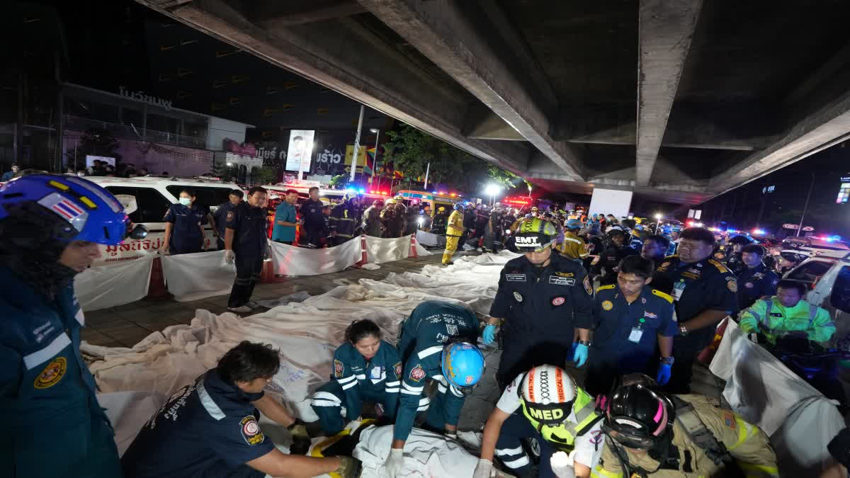fire breaks out at a pub in bangkok killing at least 27 people officials say Urdu News