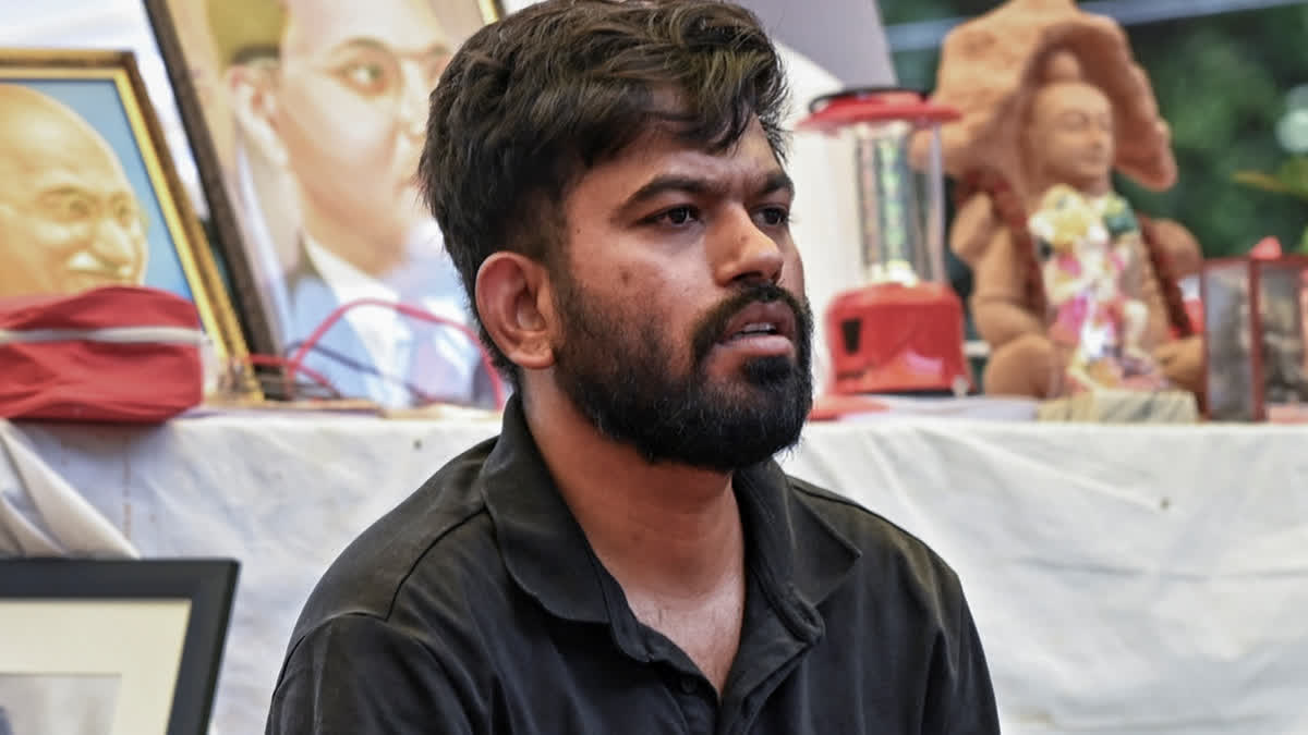 کیا جنتر منتر پر پھر ہونے جارہا ہے کاکروچ جنتا پارٹی کا احتجاج؟ دیپکے نے 'سیزن 2' کا دیا اشارہ