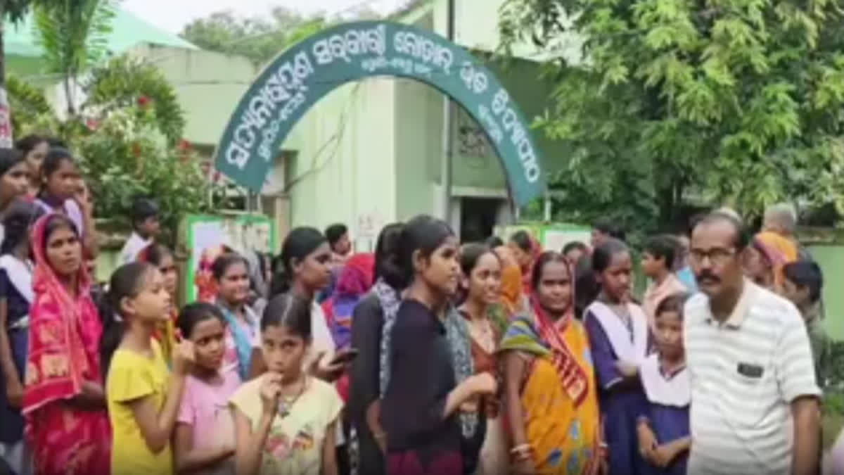 Locals lock Odisha school gate after stray dog attacks student on campus; demand ₹15 lakh aid and job for father