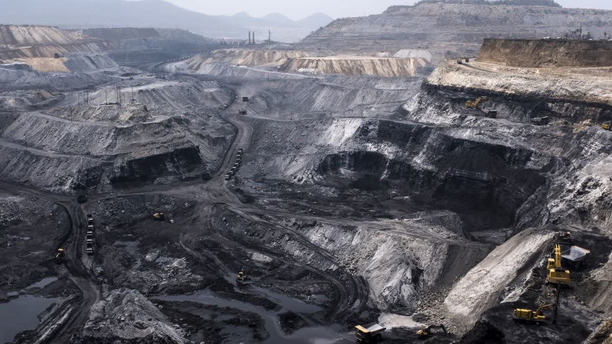 Rise in deaths in fatal accidents in coal mines in India: Government