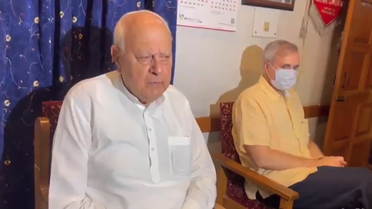 ’دال میں کچھ کالا ہے‘، کشمیری پنڈتوں کو ہی دھمکیاں کیوں؟ فاروق عبداللہ نے کیا تحقیقات کا مطالبہ 1