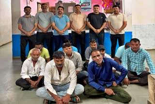 ગાંધીનગરના પેથાપુરમાંથી જુગારધામ ઝડપાયું