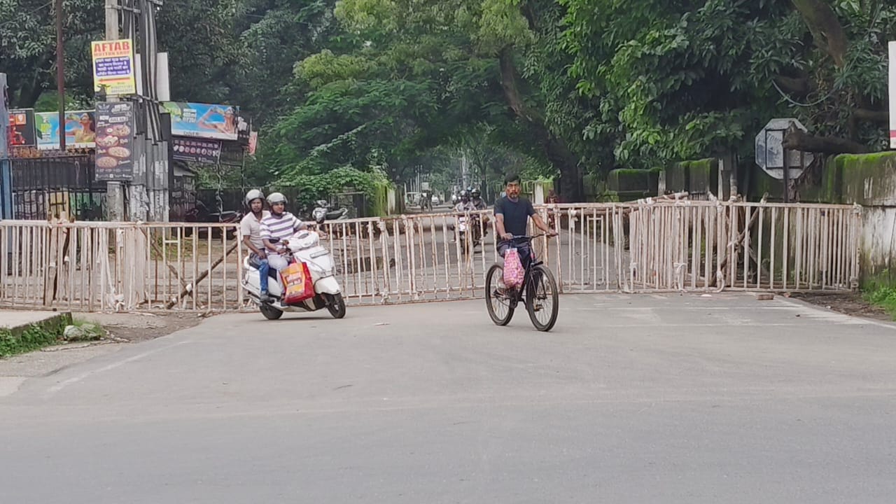 many roads sealed near CM residence on JPSC student protest