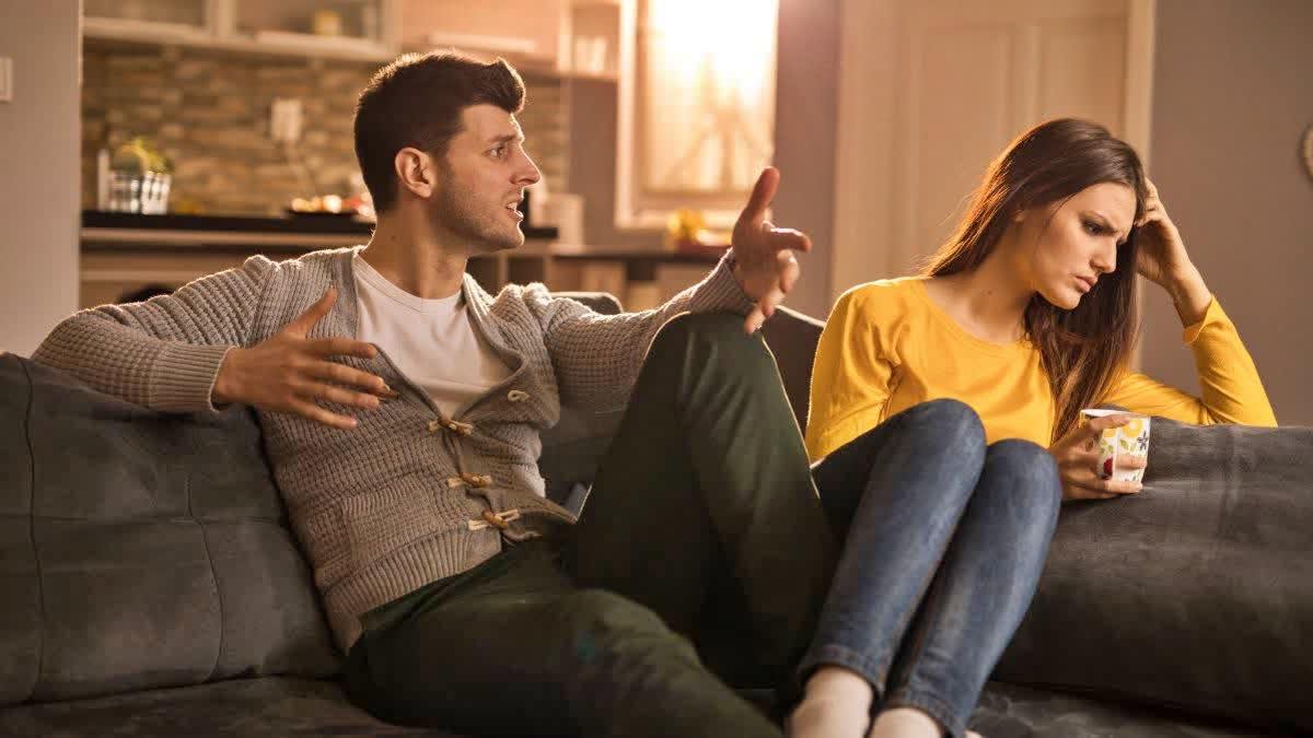 'Date Them Till You Hate Them' Is The Latest Dating Trend Sweeping Social Media Couple fighting