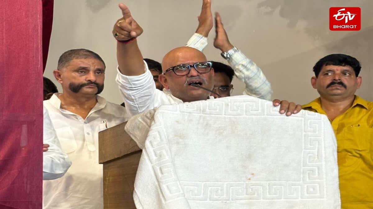 अजय राय ने सरकार पर साधा निशाना.