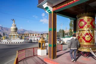 LADAKH TOURIST ARRIVALS 2026  LADAKH TOURISM STATISTICS 2026  LADAKH PEAK TOURIST SEASON  ADAKH RECORDS 4 60 LAKH TOURIST