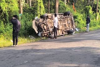 MANDYA STUDENT ACCIDENT  MANDYA  ಮಂಡ್ಯ ವಿದ್ಯಾರ್ಥಿಗಳ ಅಪಘಾತ  ಪ್ರವಾಸಿ ವಾಹನ ಅಪಘಾತ