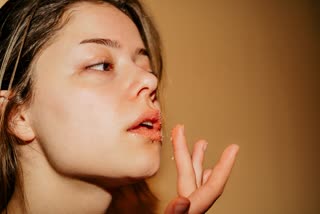 Do dark lips cause embarrassment? Try these home remedies to get pink lips.