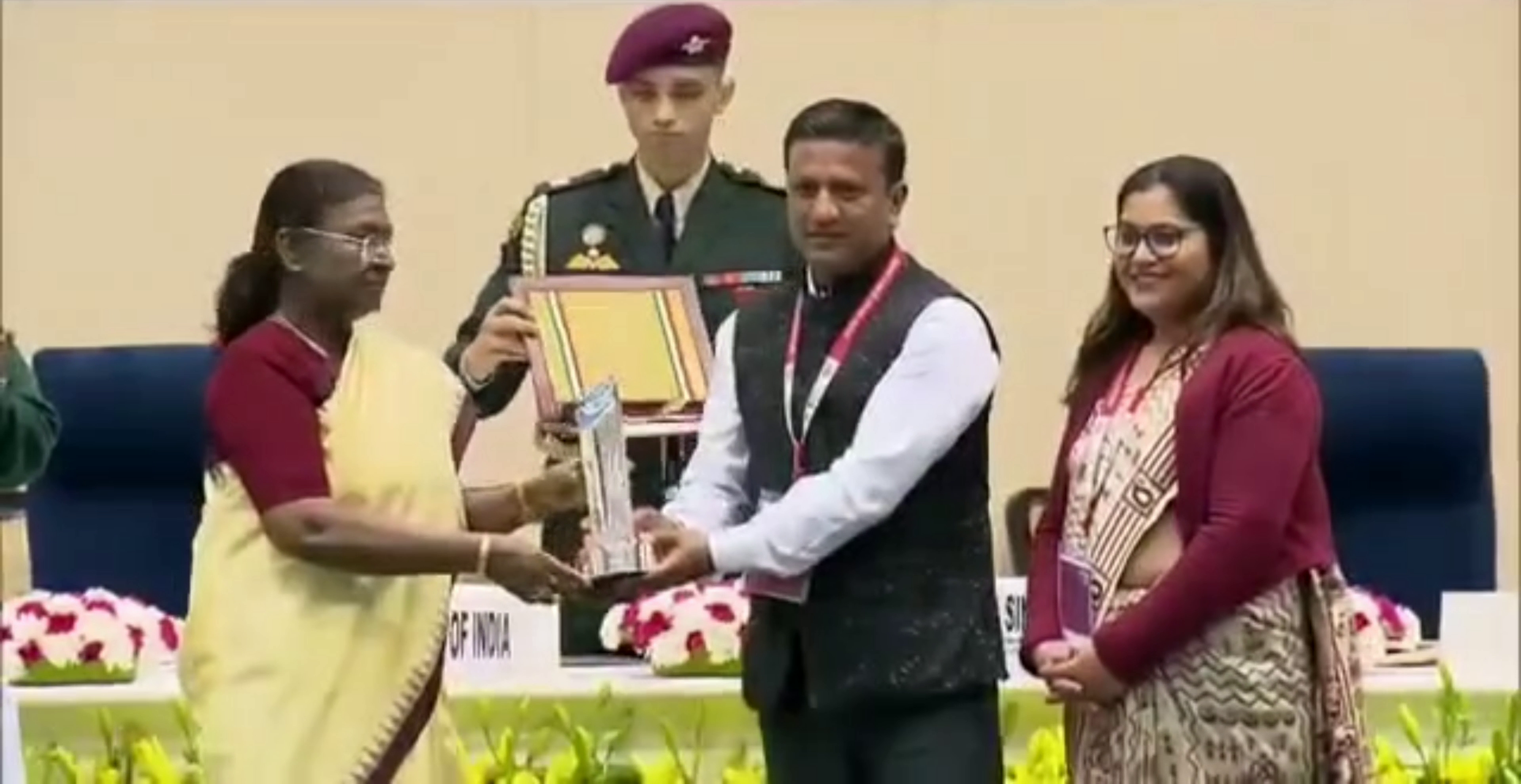 राष्ट्रपति ने ‘सामाजिक रूप से सुरक्षित गांव’ राष्ट्रीय पुरस्कार से किया सम्मानित