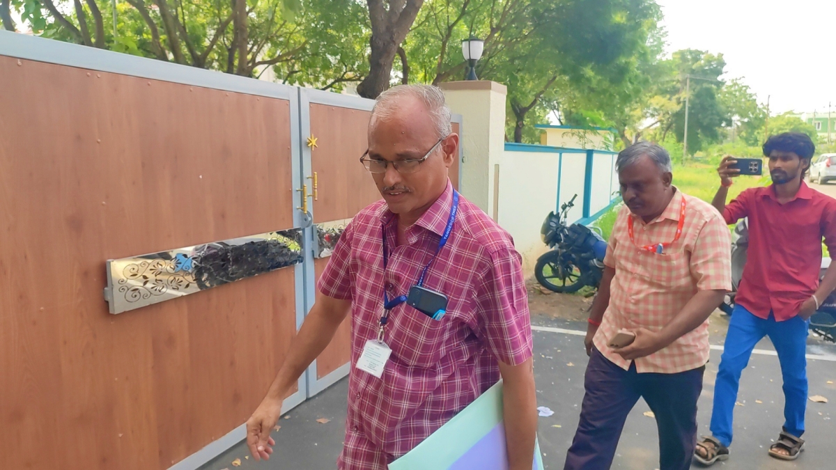 விசாரணைக்கு ஆஜரான தமிழ்நாடு மின் பகிர்மான கழகத்தின் அதிகாரிகள்