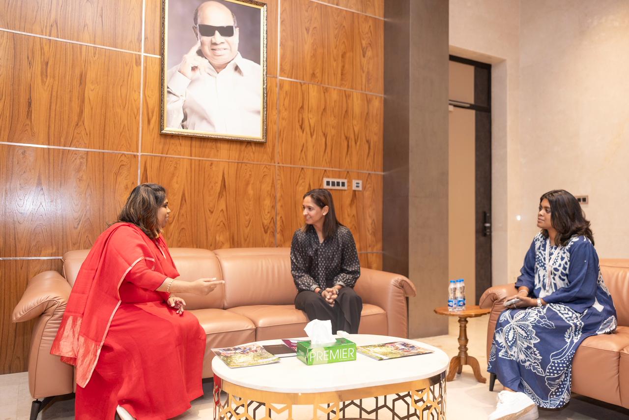 பல்கலைக்கழக வேந்தருடன் ஹர்மன்ப்ரீத் கவுர் சந்திப்பு