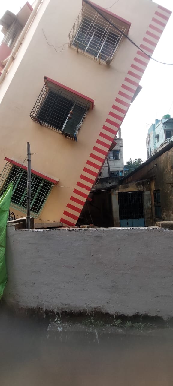 house lean in jadavpur