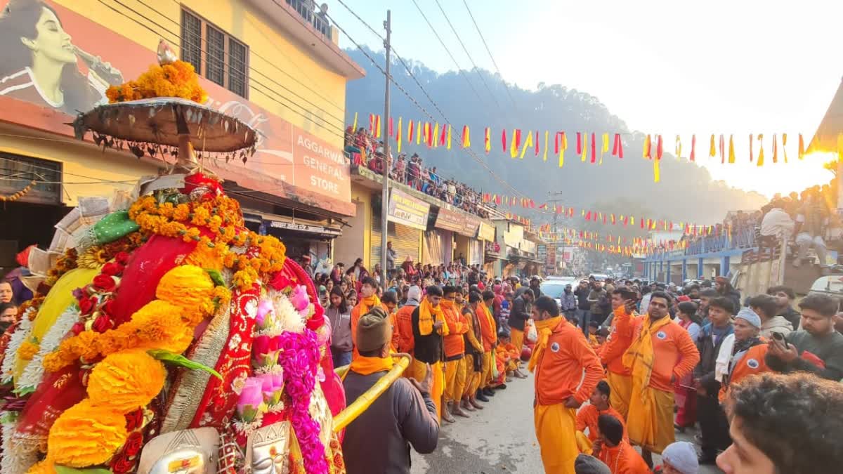 Agastya Rishi Doli :- आस्था बनाम अव्यवस्था! अगस्त्यमुनि में देव डोली रुकी, मच गया हड़कंप !