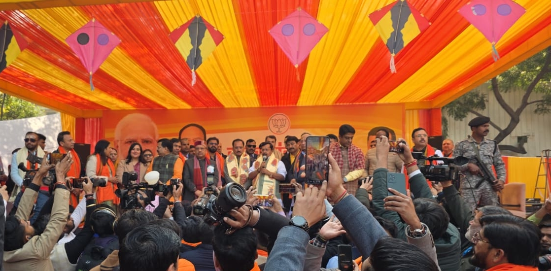 दिल्ली भाजपा के 'खिचड़ी उत्सव' में दिखा शक्ति प्रदर्शन, कार्यकारी अध्यक्ष नितिन नवीन का जोरदार अभिनंदन