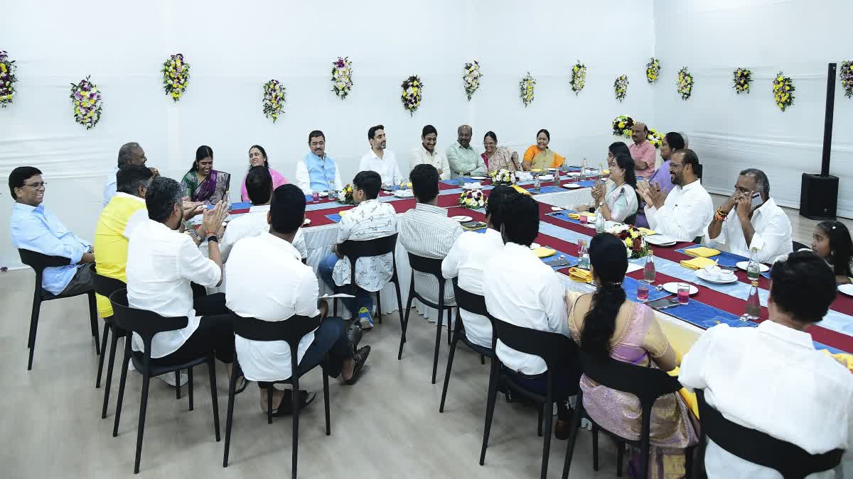 Nara_Lokesh_met_Leaders