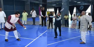 DHARWAD  ನೂತನ ಧಾರವಾಡ ಕ್ರೀಡಾ ಸಂಕೀರ್ಣ  ಬ್ಯಾಡ್ಮಿಂಟನ್ ಕೋರ್ಟ್​ ಉದ್ಘಾಟನೆ  ಅಂತರಾಷ್ಟ್ರೀಯ ಮಟ್ಟದ ಈಜುಕೋಳ