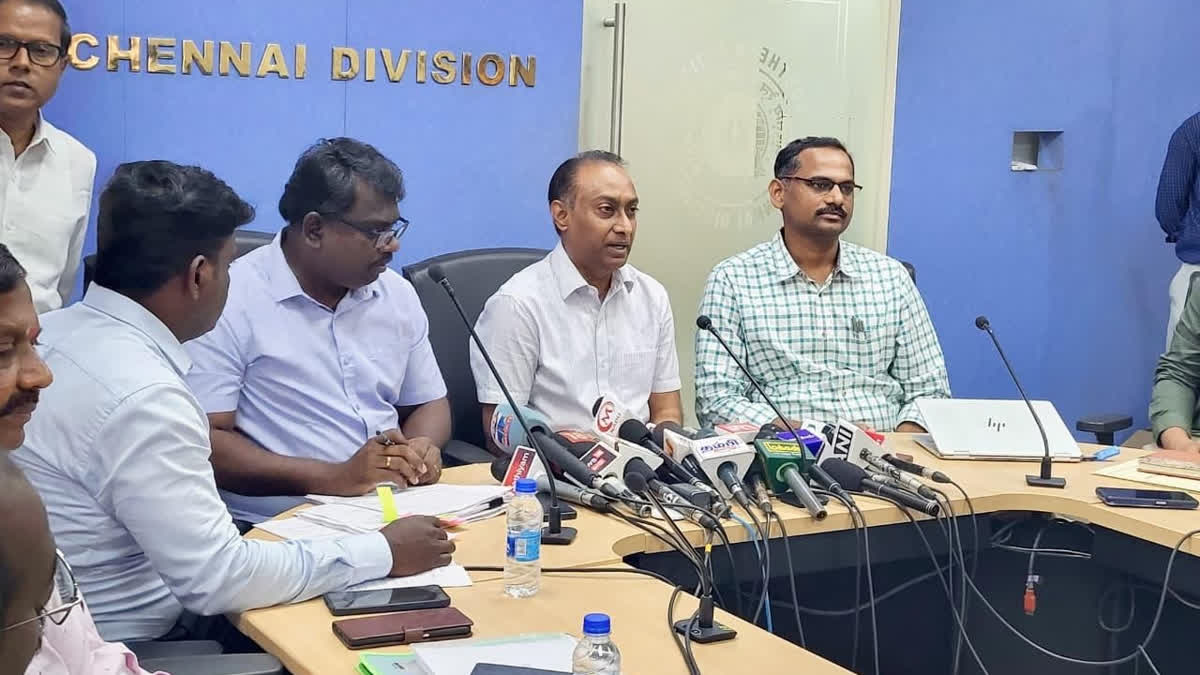 RAILWAYS UPDATES ON KILAMBAKKAM PLATFORM 1 COMPLETED 2 3 NEARING TN GOVERNMENT DEPOSITED Rs 21 CRORE CHENNAI DIVISION CROSSES RS 5000 CR