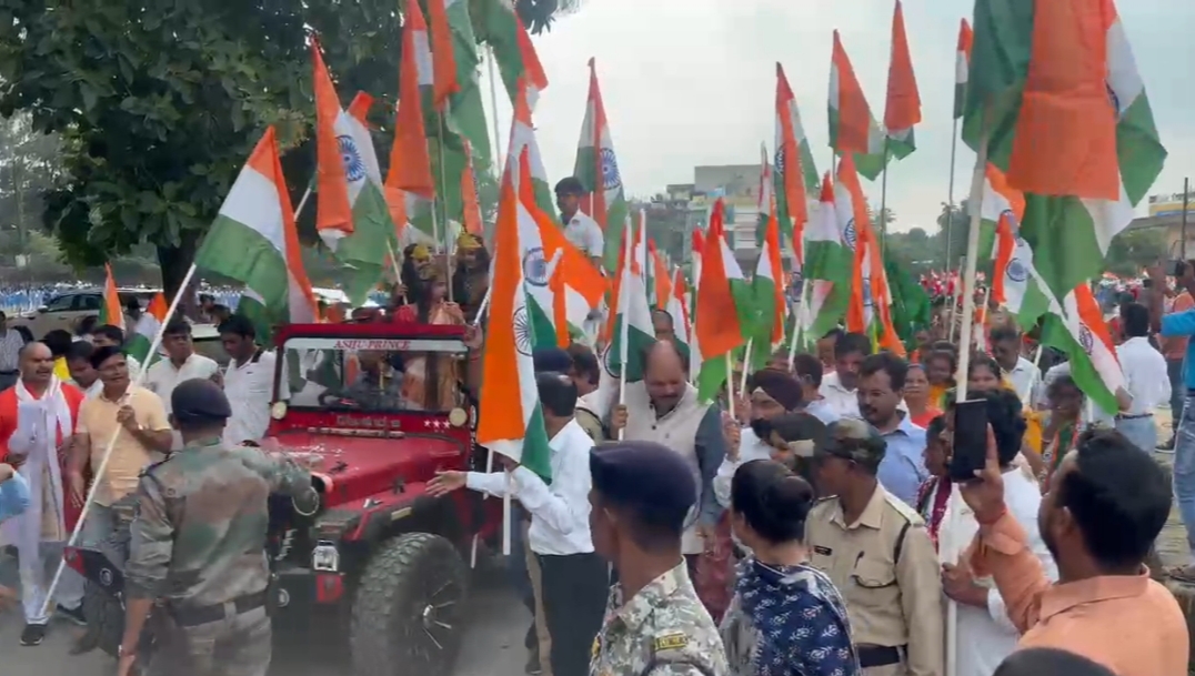 Tiranga Yatra : देशभक्ति के जज्बे से अंबिकापुर में निकली तिरंगा यात्रा, गूंजे भारत माता के जयकारे 3 TIRANGA YATRA AMBIKAPUR