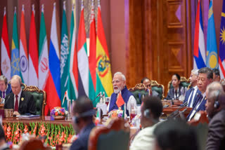 ૧૮મી બ્રિક્સ (BRICS) સમિટમાં વિવિધ મુદ્દાઓ પર ચર્ચા કરવા માટે નવી દિલ્હી ખાતે વિદેશી દેશોના નેતાઓ એકત્ર થયા હતા.