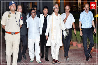 Meeting of 6 prominent personalities of the state with SIT