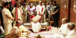 President Droupadi Murmu Visits Kanakadurga Temple In Vijayawada President Droupadi Murmu Visits Kanakadurga Temple In Vijayawada