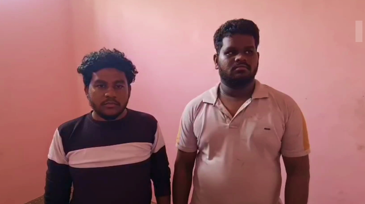 கைது செய்யப்பட்ட சசி கணேஷ் (26), ஆனந்தராஜ் (25)