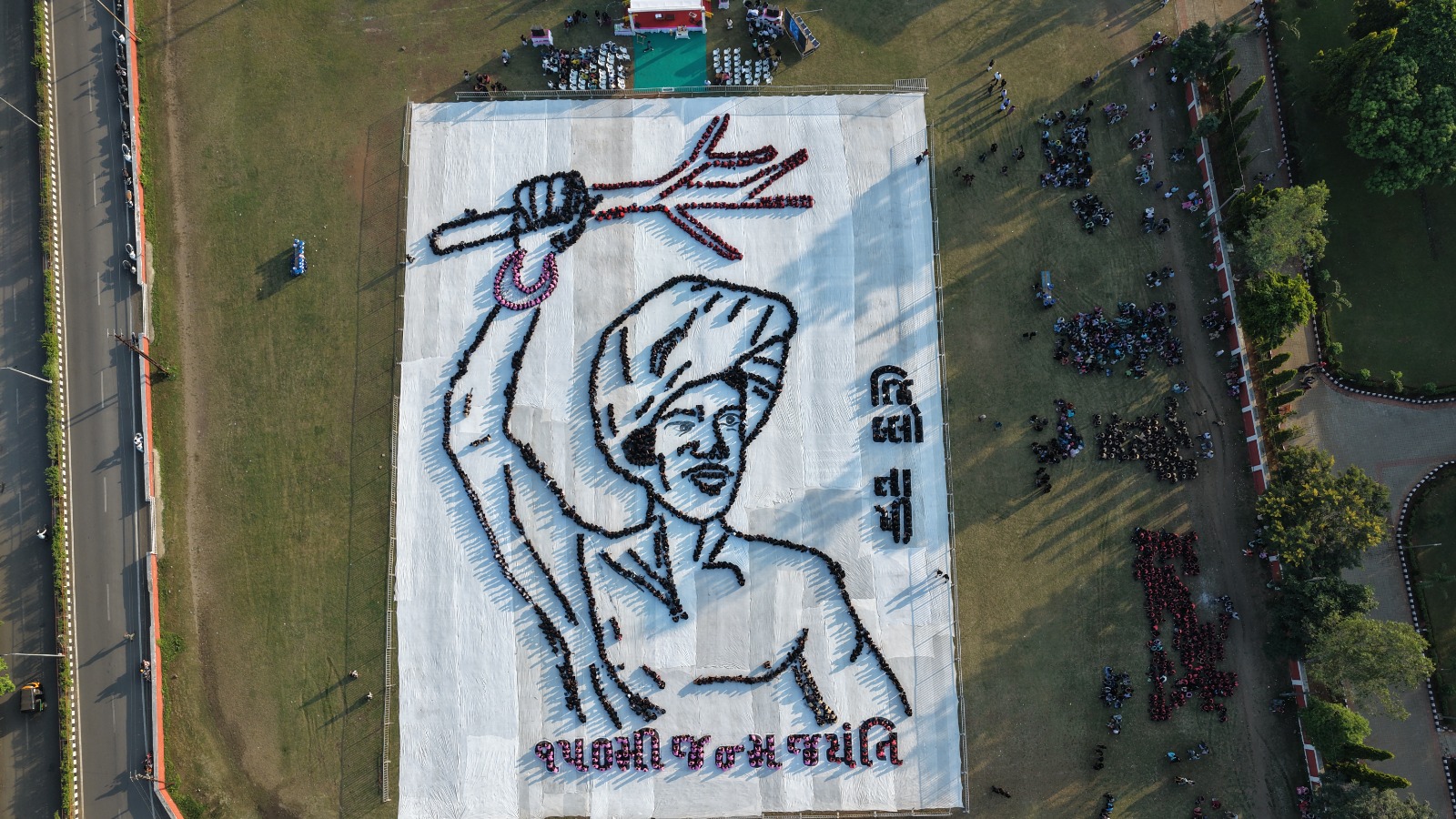 બિરસા મુંડાનું વિરાટ 'માનવ' ચિત્ર