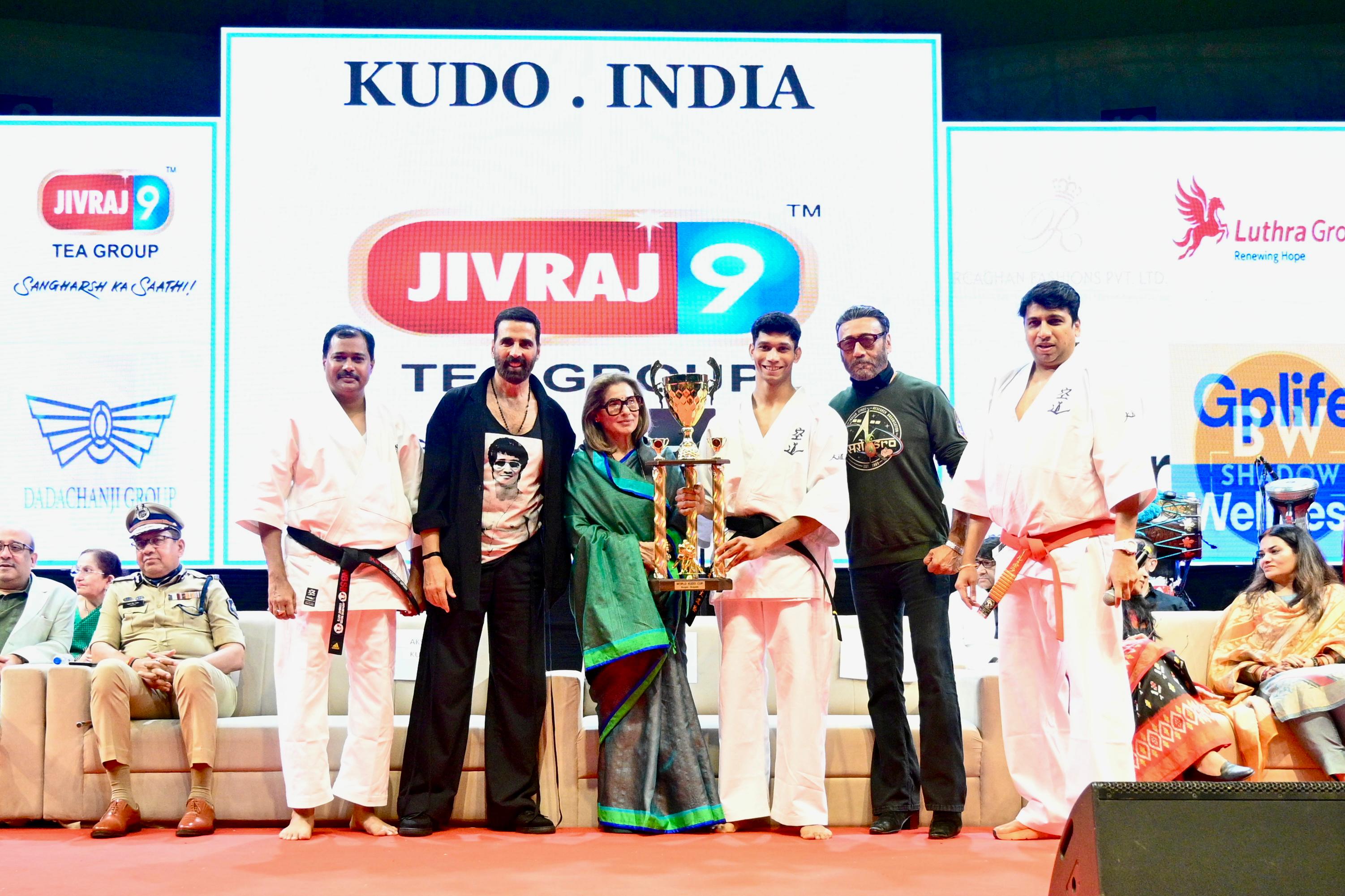 akshay kumar honoured SOHAIL KHAN