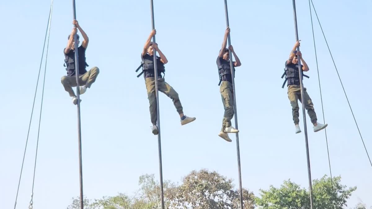 MALLAKHAMB PLAYERS FROM ABUJHMAD