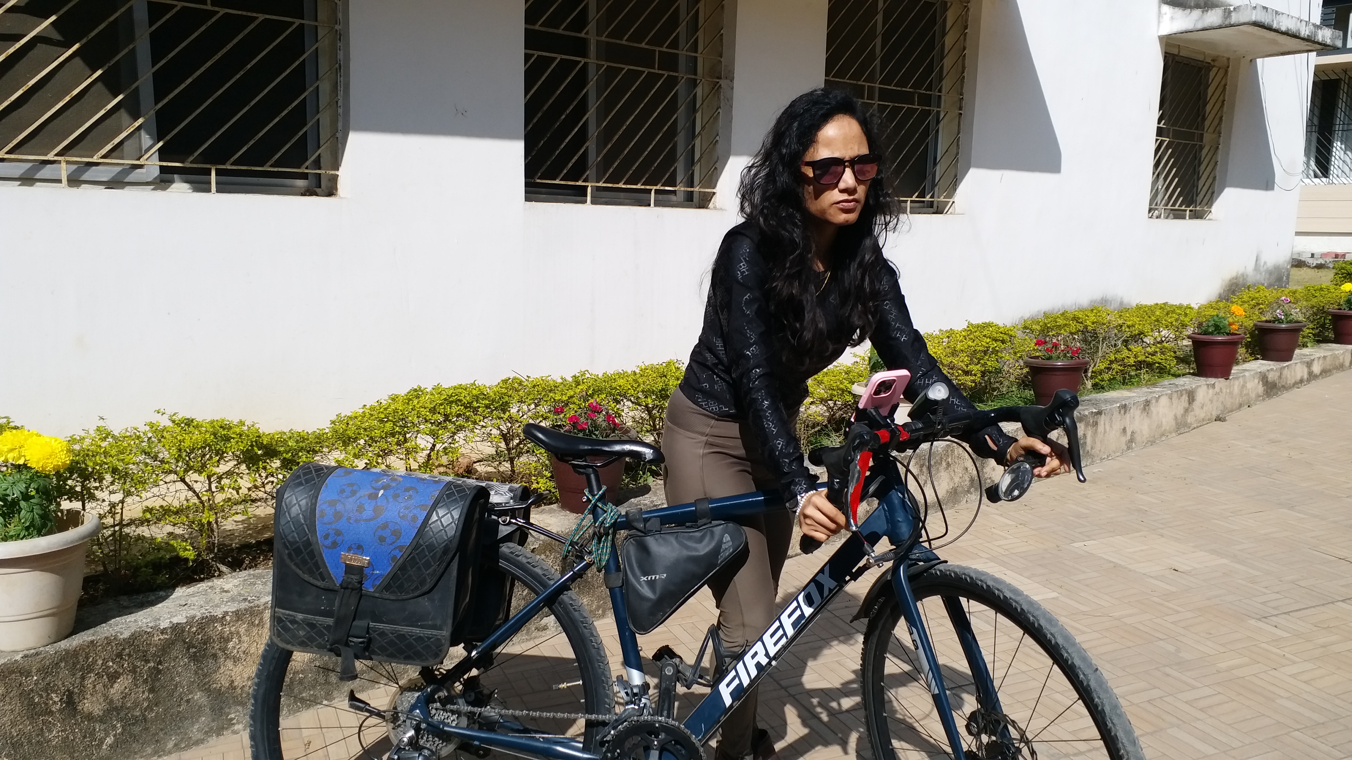 CYCLIST MOUNTAINEER SAMEERA