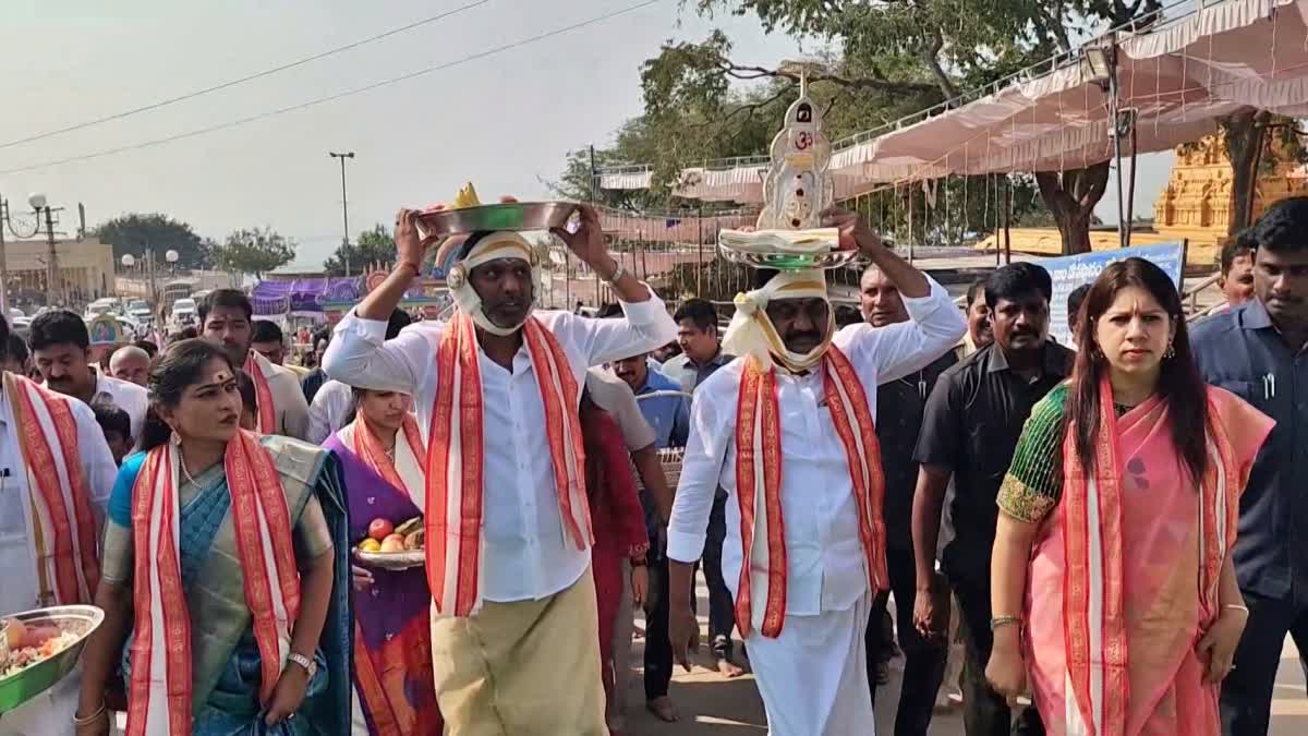 Huge Devotees Rush at Kotappakonda from Palnadu District