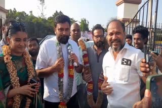 'மை லார்ட்' படக்குழுவினர்களை வரவேற்ற துரை சுதாகர்