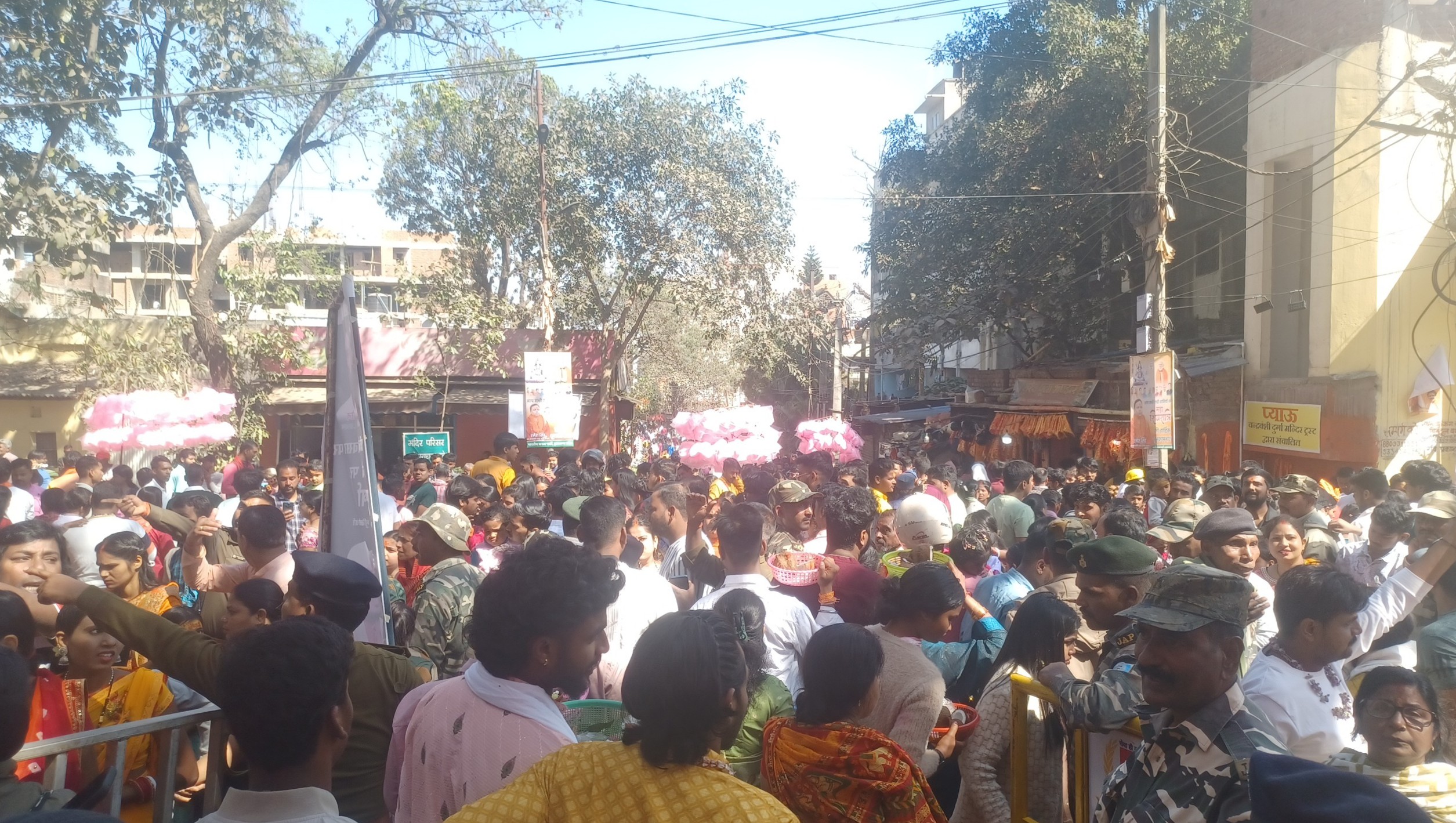 devotees Crowd gathered at pahari mandir on Mahashivratri in Ranchi