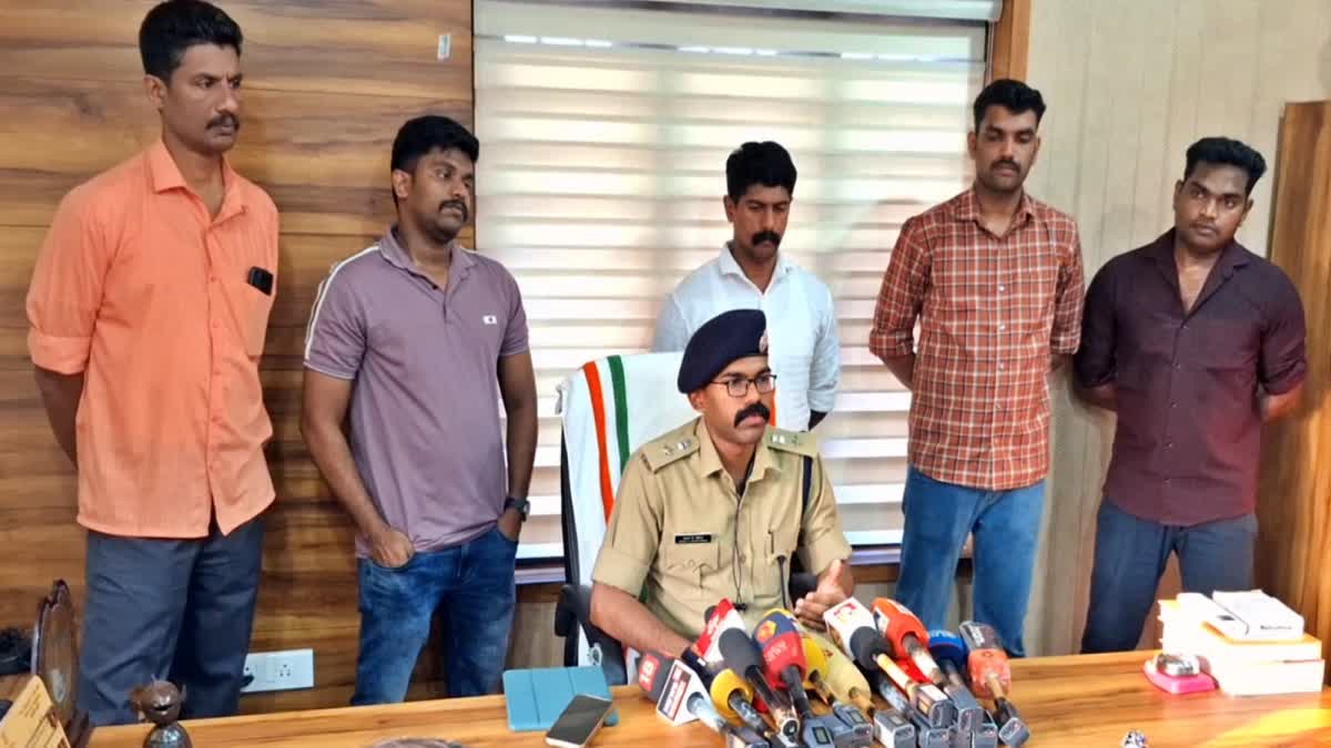 Kunnamangalam Police officer addresses a presser following arrests of two Tanzanian nationals in a drug trafficking case