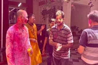 Holi celebration in Latehar SP residence as well as in district headquarters