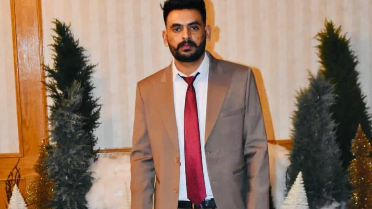 A 30-year-old cab driver was shot dead in North Battleford town of Saskatchewan province in Canada.