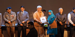 lg Manoj Sinha gives eid gift to noks of terror victims hands over 50 appointment letters Urdu News