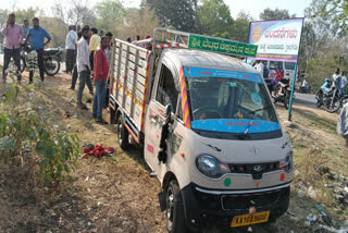 Goods auto over turns 13 people injured