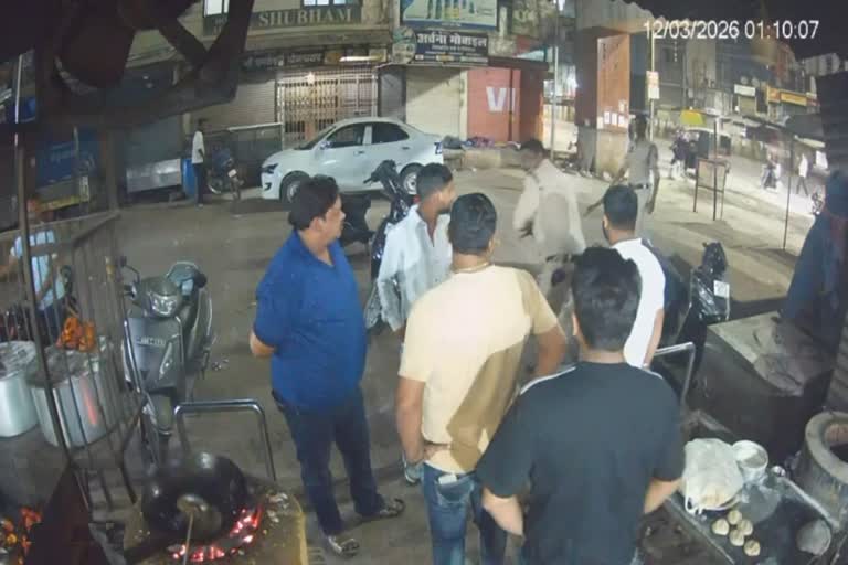 पावर हाउस स्टेशन पर युवक को पुलिस कॉन्स्टेबल ने पीटा, बंदूक की बट से किया वार, वीडियो वायरल