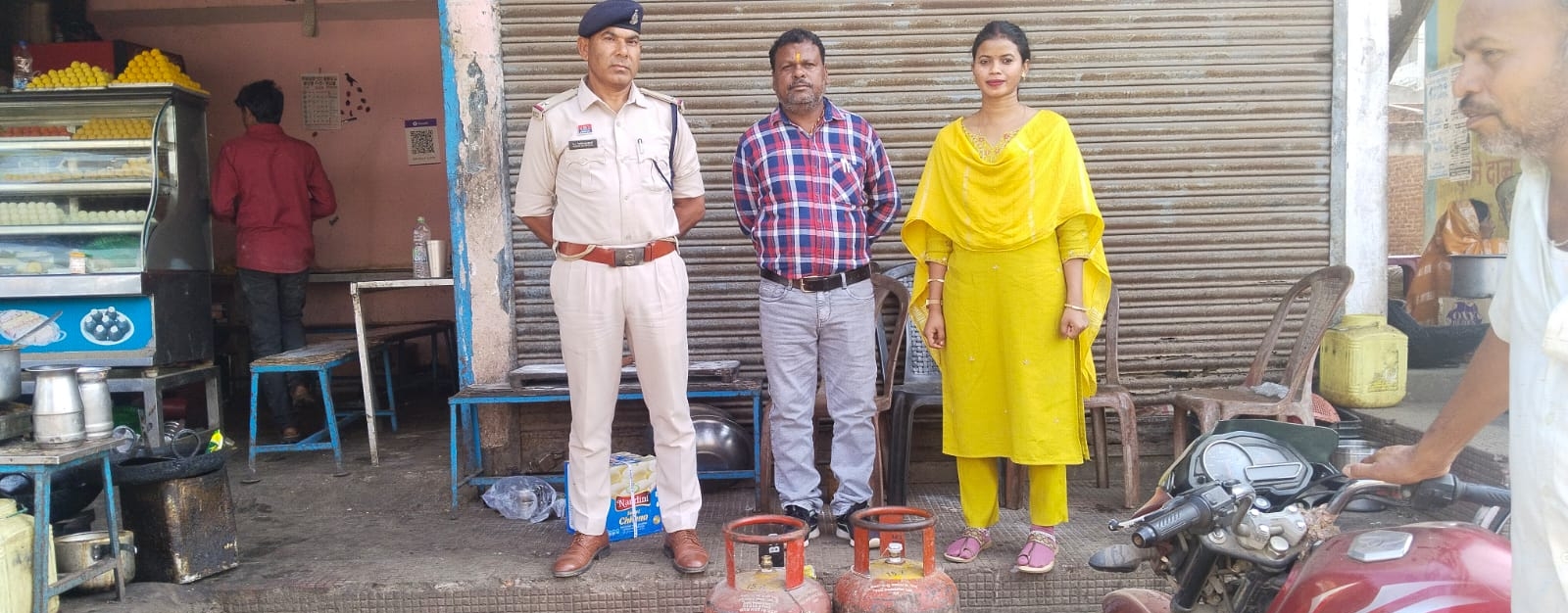 LPG Cylinders Seized in Balrampur