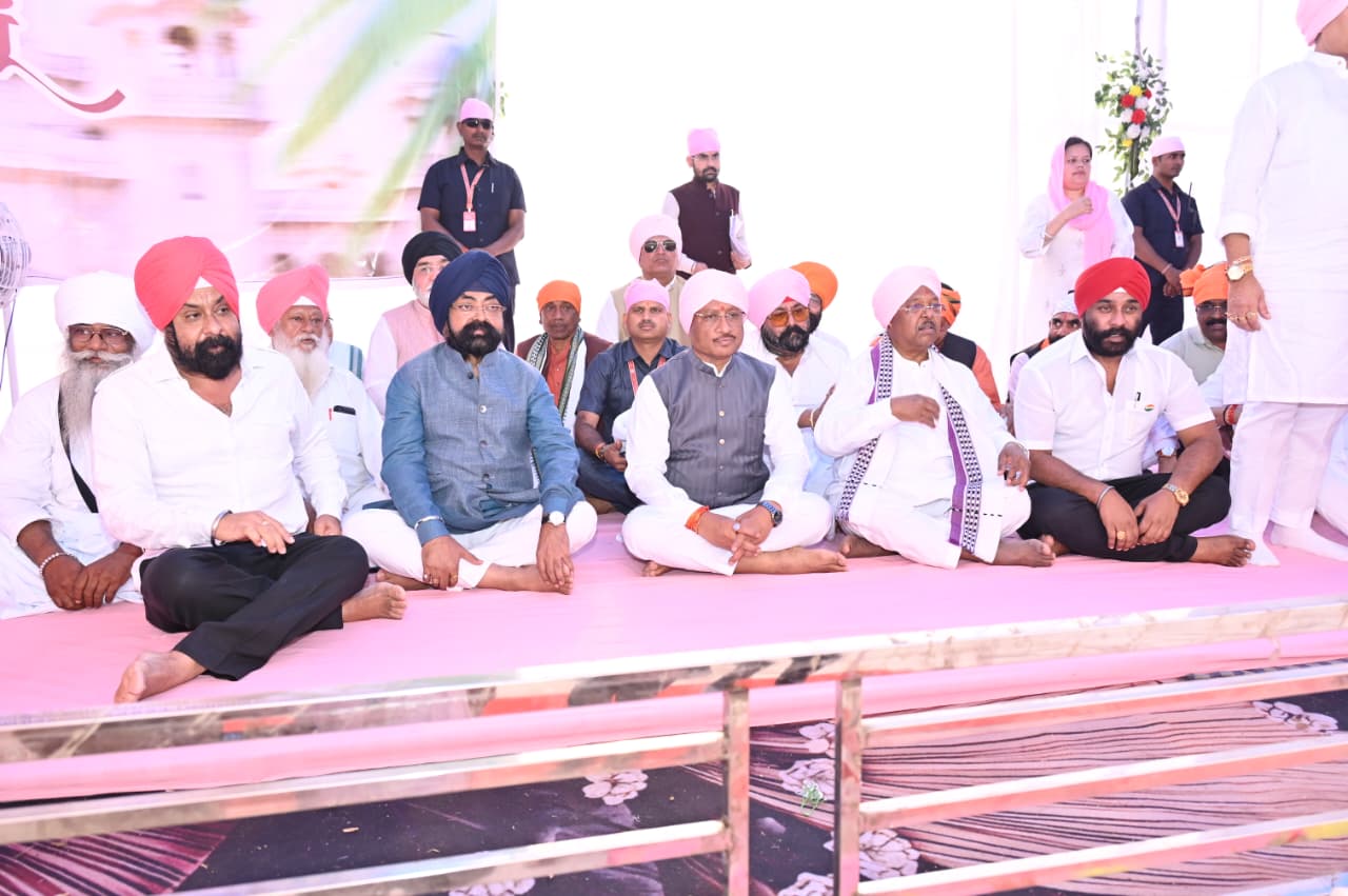 Hola Mohalla Garhphuljhar