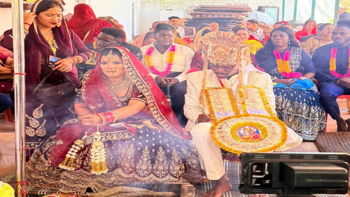 हिमाचल की रुकमणी और साउथ अफ्रीका के जेफ्ते शादी के बंधन में बंधे