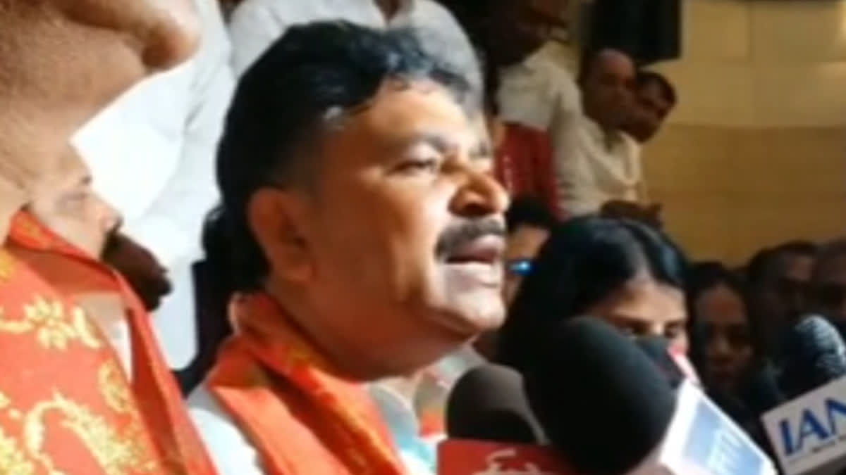 Leader of the Opposition Tikaram Jully