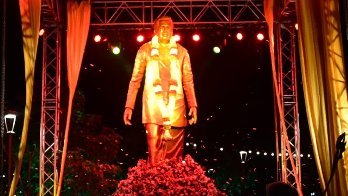 Statue Of Former Karnataka CM R Gundu Rao Unveiled in Bengaluru, CM Siddaramaiah Recalls His Legacy